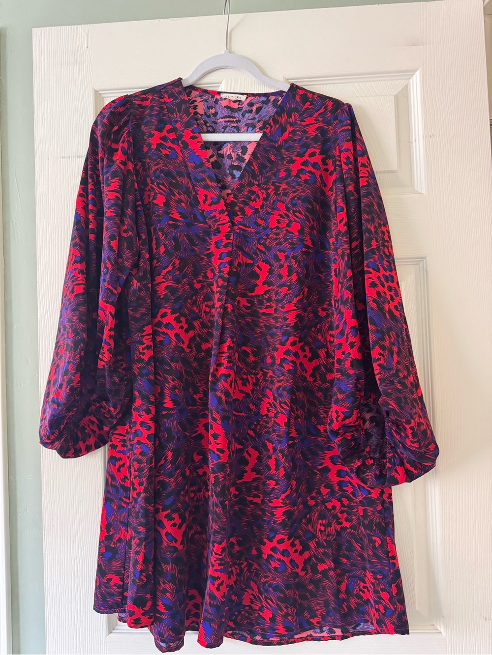Jodifl Abstract Animal Print Balloon Sleeve V-Neck Tunic Dress Medium
